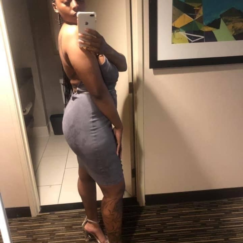 Grey dress nice fit if your curvy